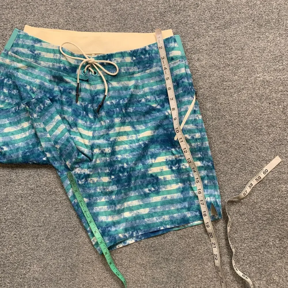 Lululemon Board Shorts Mens 36 Water Camo Lined Current State Fishing Surfing‎